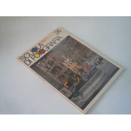 Scuola di fotografia Curcio n 24 raccontare la città manuali