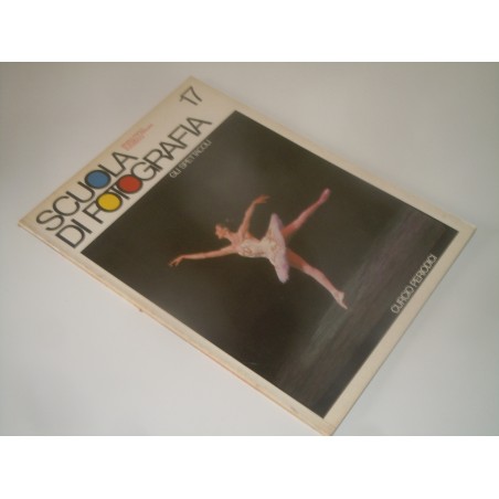 Scuola di fotografia Curcio n 17 gli spettacoli manuali