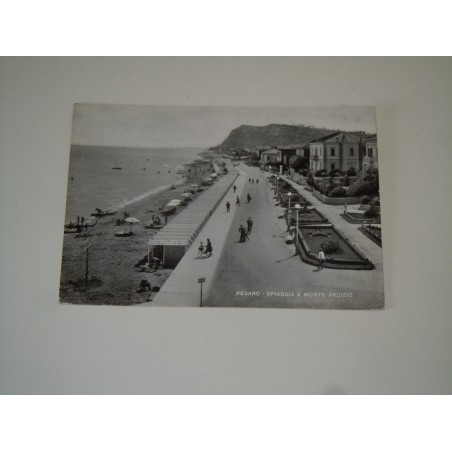 Cartolina Pesaro spiaggia e monte Ardizio viaggiata