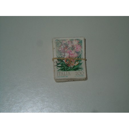 Francobolli Italia repubblica mazzetta 200 lire 1981 fiori 100 pezzi usati