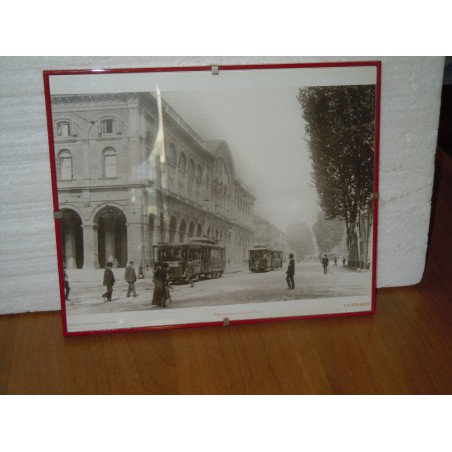 Fotografia vecchia Torino stazione di Porta nuova in bella cornice a giorno