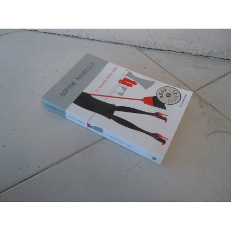 La regina della casa Kinsella Oscar Mondadori 2012 isbn 9788804563860