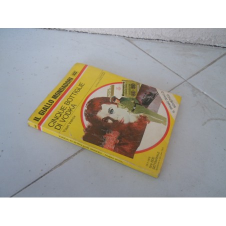 Cinque bottiglie di vodka Youri Vetrov il giallo Mondadori 1433