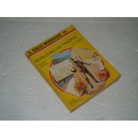 Qualcuno ha tradito Dolores Hitchens il giallo Mondadori 1236