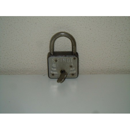 Vecchio lucchetto catenaccio Sfinge funzionante con chiave