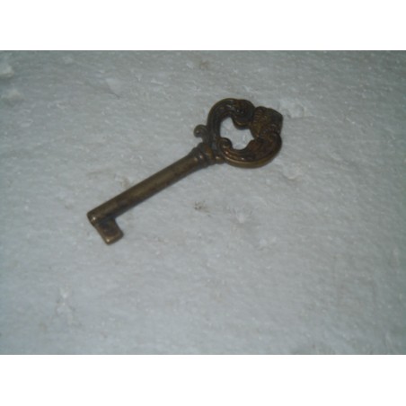 Chiave in ottone antichizzata per cassetti e porte mobili antichi